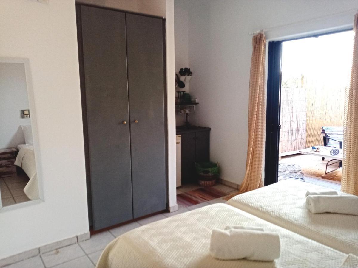 Votsalon Beach House Katastarion Екстер'єр фото